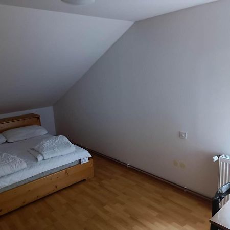 Valvasorjev Dom Pod Stolom Ostello Zirovnica Esterno foto
