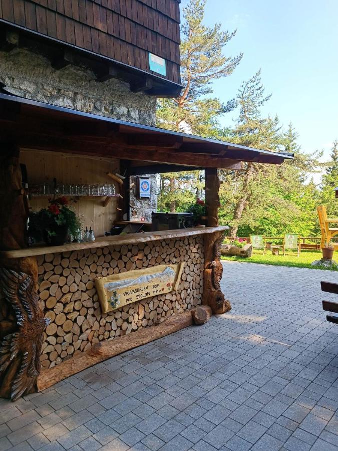 Valvasorjev Dom Pod Stolom Ostello Zirovnica Esterno foto