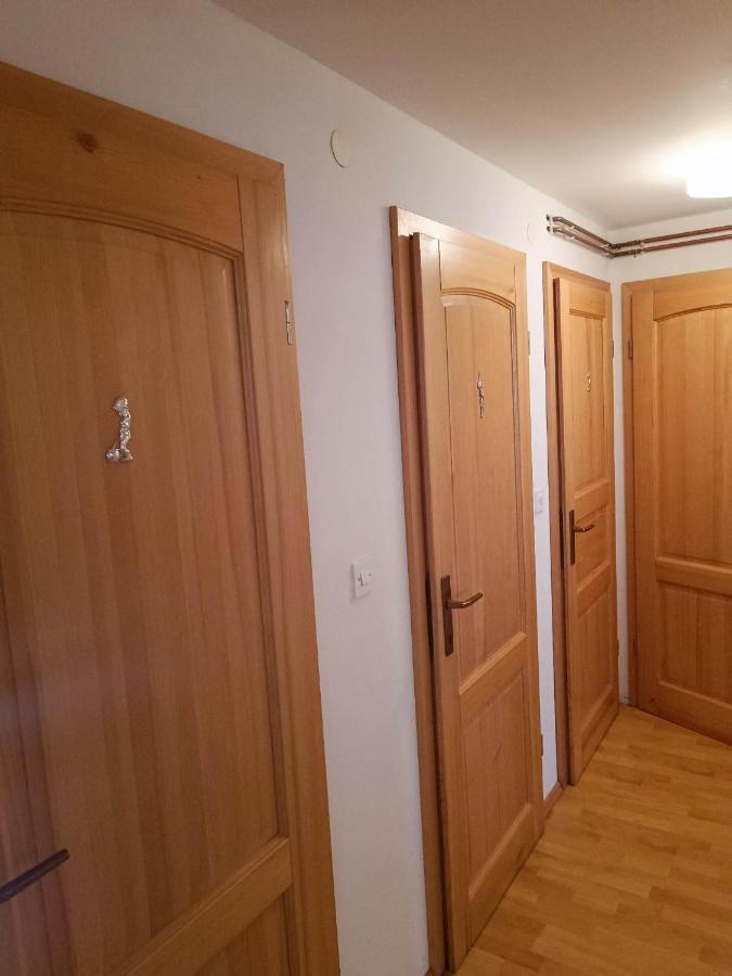 Valvasorjev Dom Pod Stolom Ostello Zirovnica Esterno foto